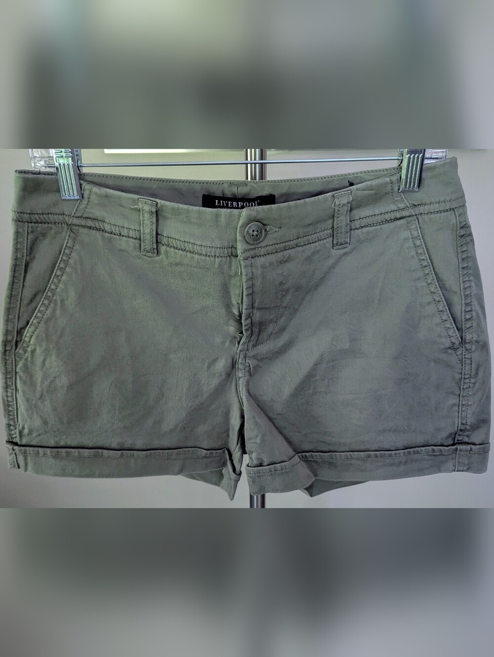 Liverpool Los Angeles Cuffed Stretch Chino Shorts Midrise $20 Size 27